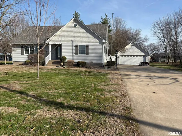 205 Albers St, Golden, IL 62339