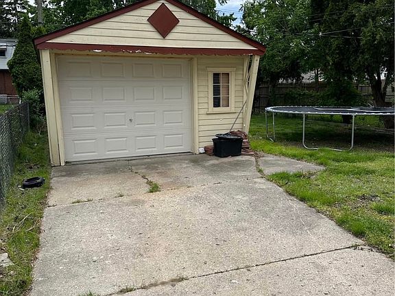 2nd image of 14692 Agnes Ave