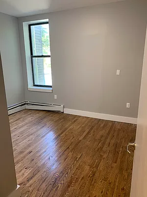 Rented by Delmark Realty LLC | media 10