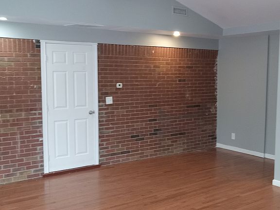 4th image of 5652 E 19th St #2