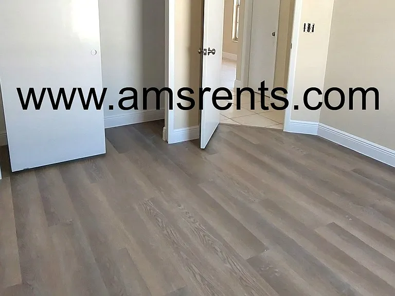 1080 Hali Ridge Ct — Photo 21