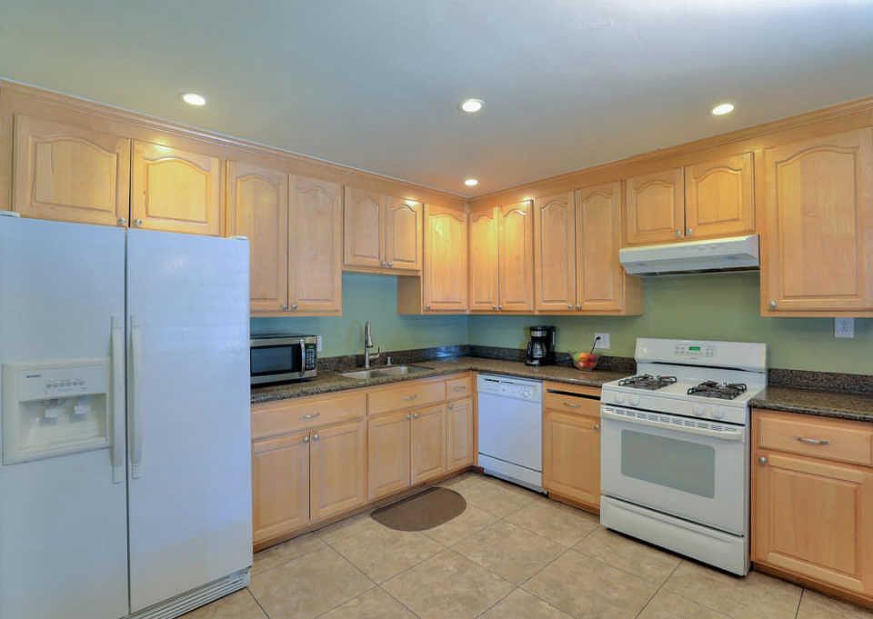 1st image of 2770 Chopin Ave