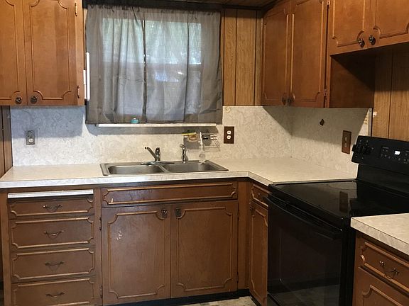 3rd image of 547 Lively Dr