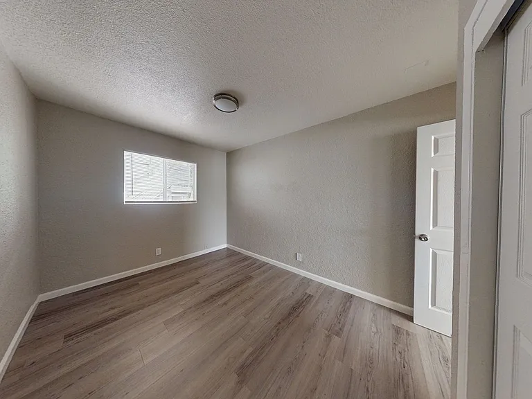 1810 E 25th Street — Photo 55
