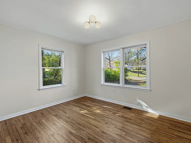 2583 Joyce Ave — Photo 18