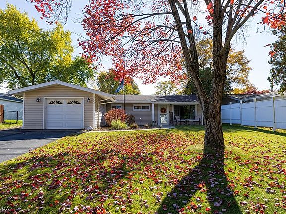 4th image of 9273 Milford Dr