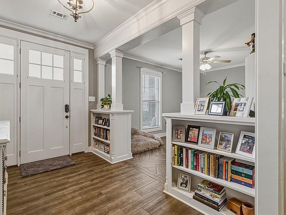 2nd image of 104 Harvest Oaks Cir