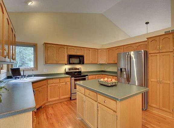 3rd image of 8770 Dunkirk Ct NE