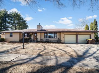 900 S 8th St, Oregon, IL 61061