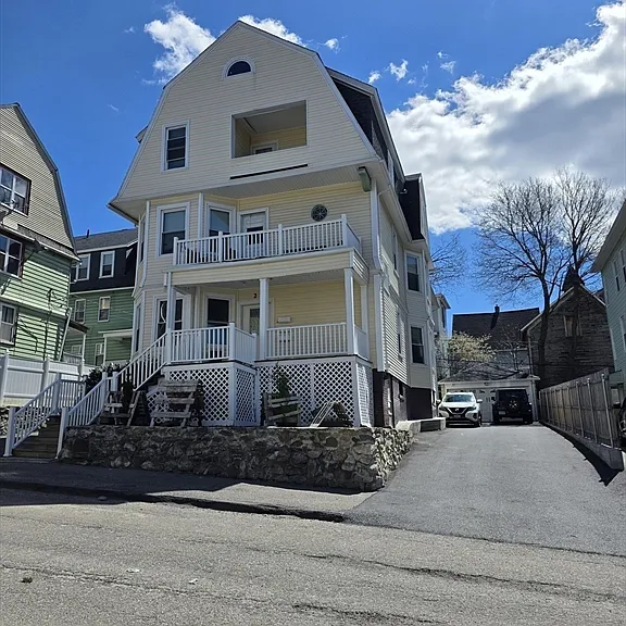 2 Hillside St #3 — Photo 2