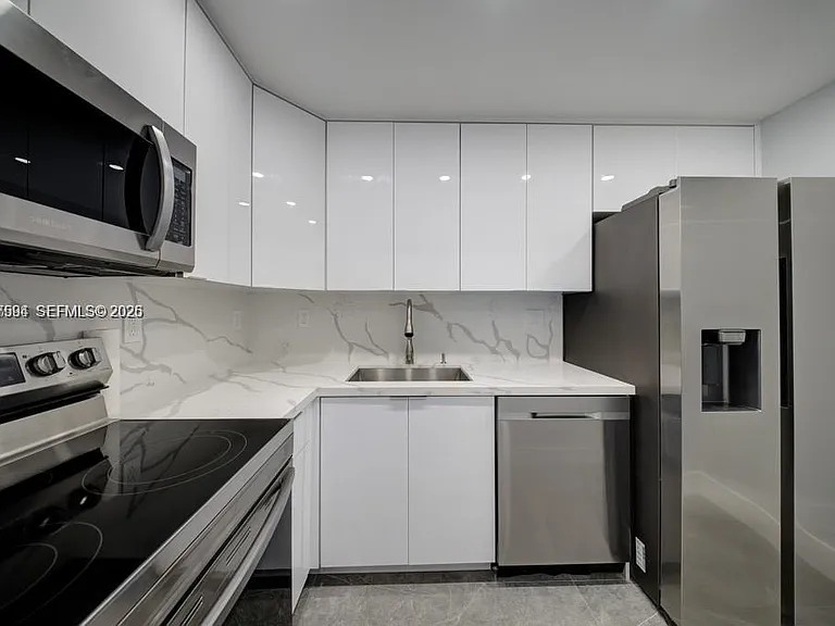 2899 Collins Ave #1203 — Photo 13