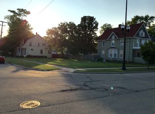 330 S Sheridan Rd, Waukegan, IL 60085