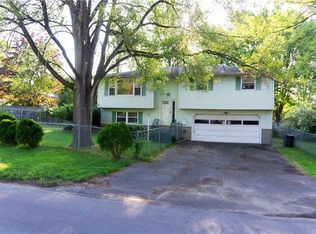 114 Floradale Rd, Liverpool, NY 13088