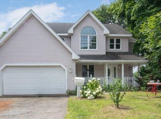 31 Harding Ter, Dedham, MA 02026