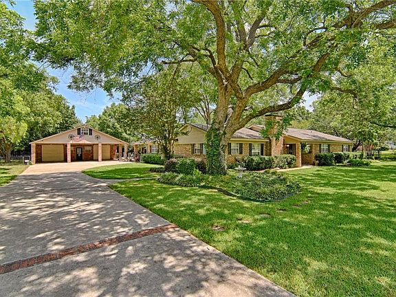 2nd image of 4009 Carol Ln