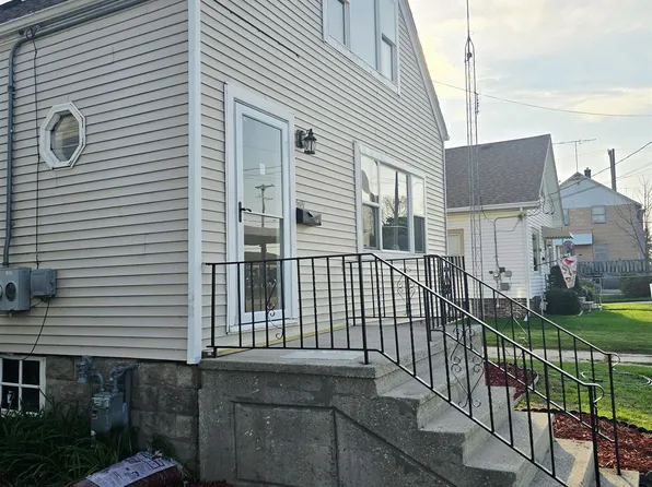 1713 12th St, Two Rivers, WI 54241