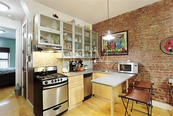 Rented by Brick&Mortar | media 10