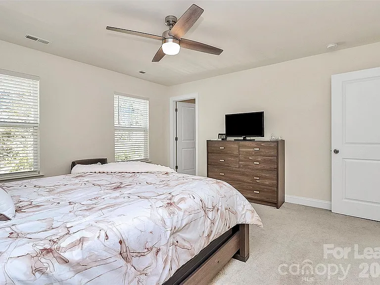 2126 Blewett Dr — Photo 20