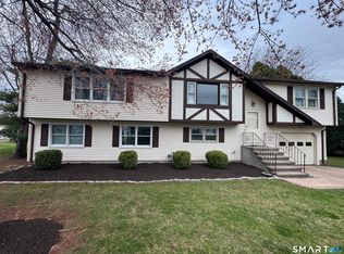 42 Divot Dr, Meriden, CT 06450