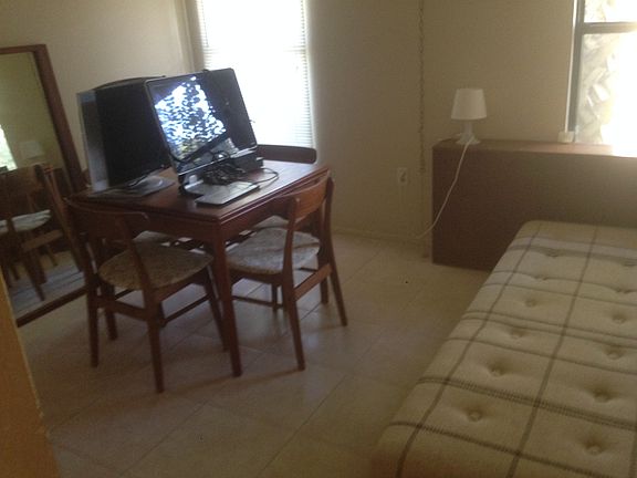 Bedroom/office