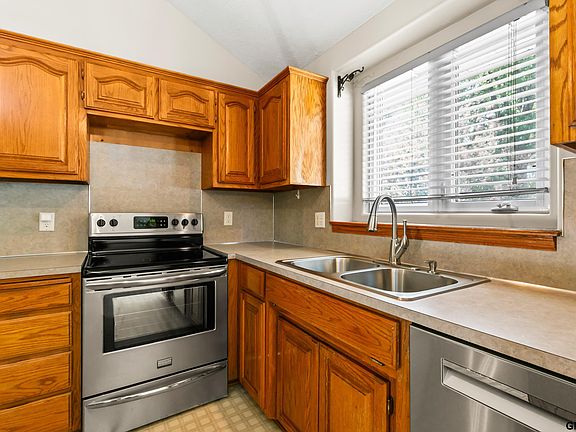 5th image of 3072 S 35th Ave