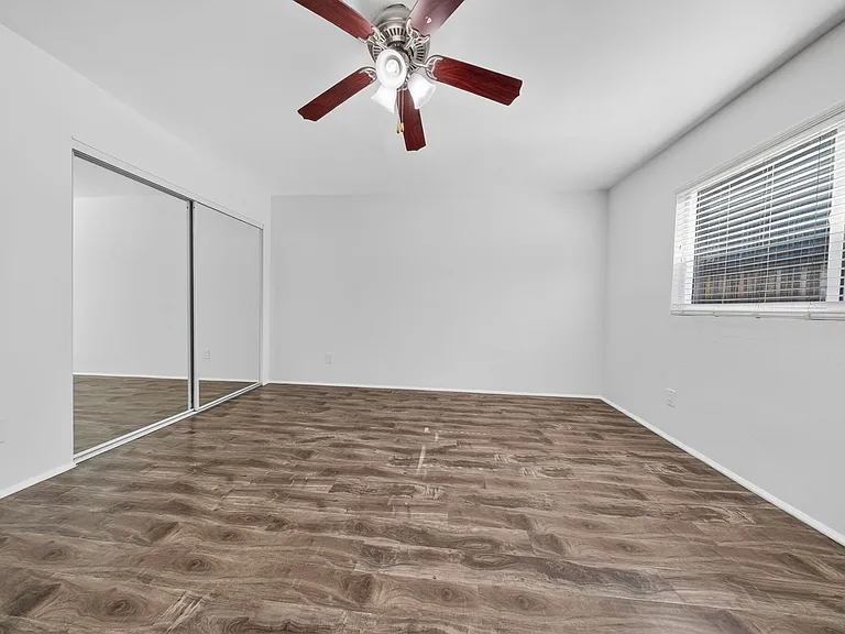 10736 Magnolia Blvd — Photo 30