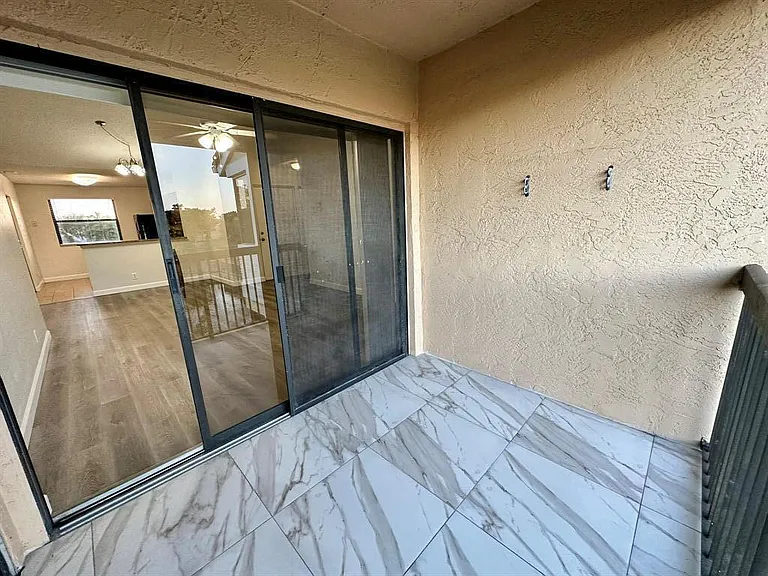 5641 Riverside Dr #306B1 — Photo 5