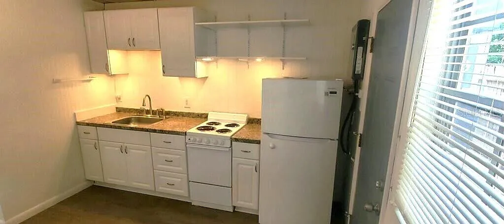 Studio, 1.0 bath, 285 sqft, $1,075 — Photo 2