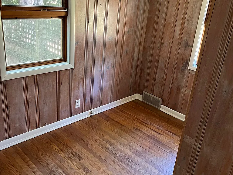 Small bedroom or office on the ground floor