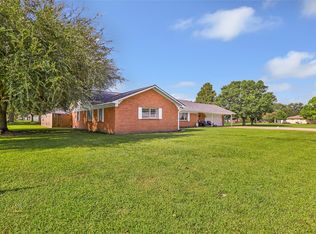 106 Lynn St, Anahuac, TX 77514