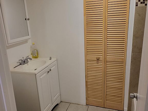 5th image of 3563 W Cortland St Unit 1