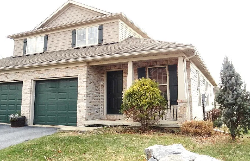 72 Hawk Ln