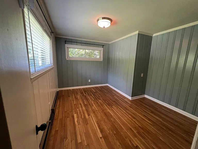 826 Claremont Ct — Photo 15
