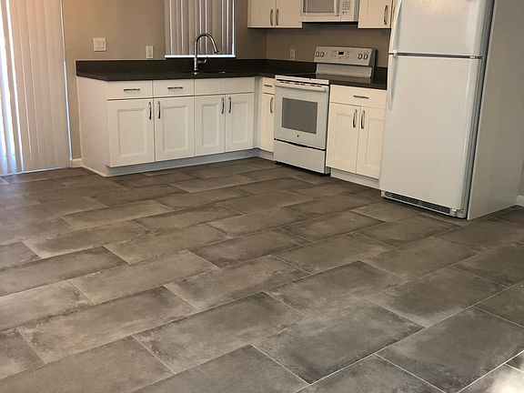 5th image of 4101 Woodside Dr