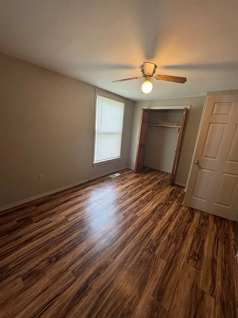 Cute 2 Bedroom/ 1 Bathroom House — Photo 4