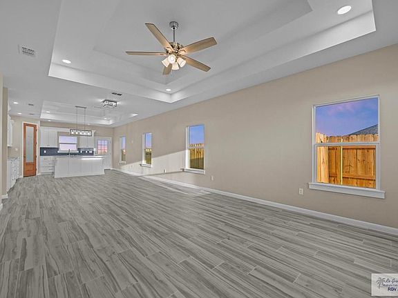 3rd image of 3909 Shady Grove Trl
