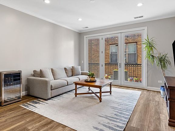4th image of 4553 N Magnolia Ave APT 308