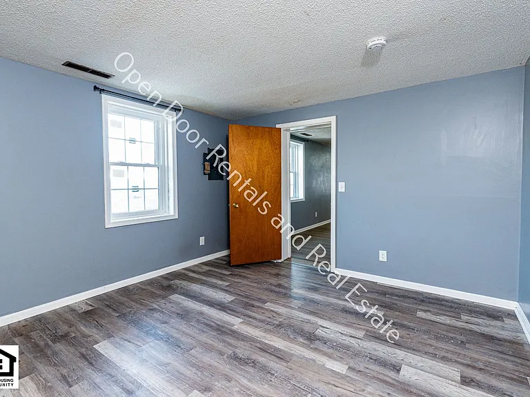 340 N Wayne St — Photo 7