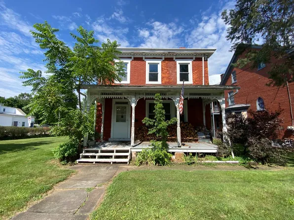 451 Main St, East Greenville, PA 18041