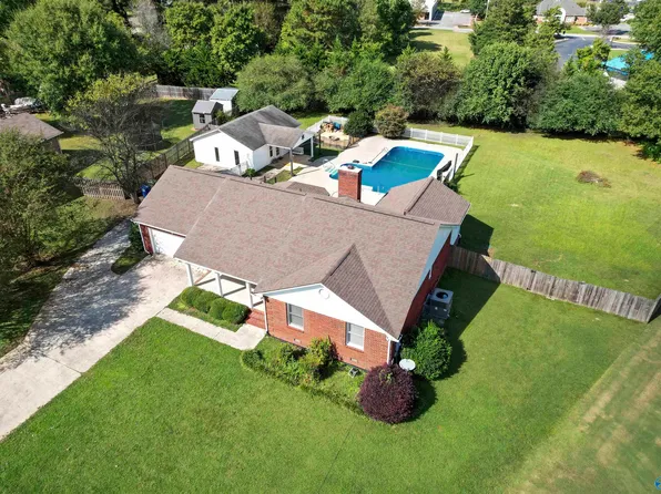 205 Wyatt Henry Ln SE, Owens X Rds, AL 35763