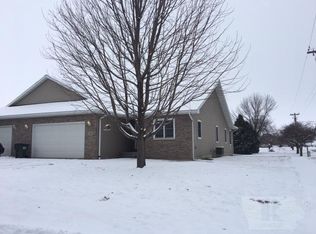 401 Southwind Dr, Mediapolis, IA 52637