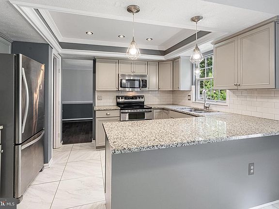 2nd image of 3016 Lusitania Dr