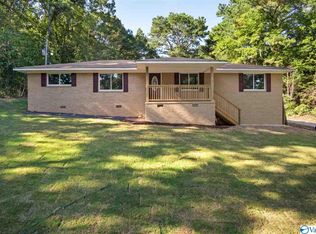 332 Lower Dry Creek Rd, Laceys Spring, AL 35754