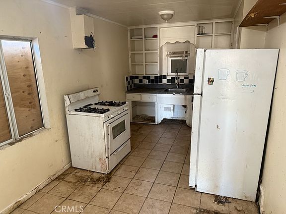 3rd image of 550 W Fredricks St