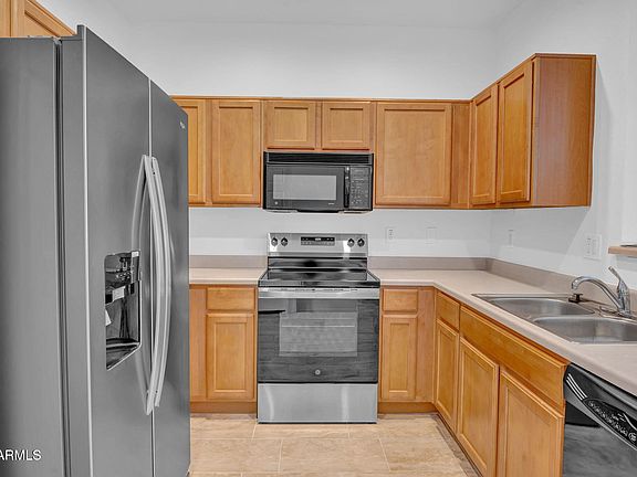 3rd image of 1716 W CORTEZ Street #202