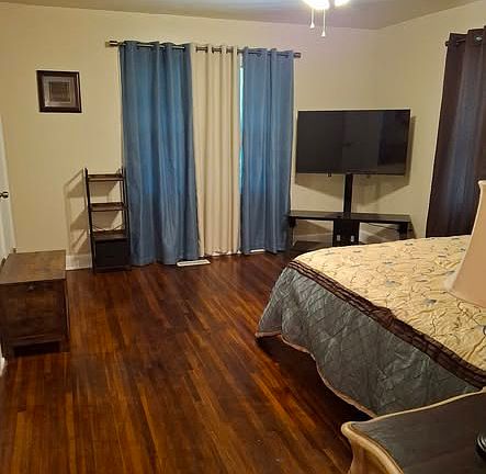 4th image of 810 Aull St #3