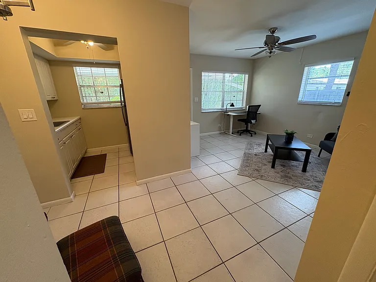 1122 SW 2nd Ct #2 — Photo 8
