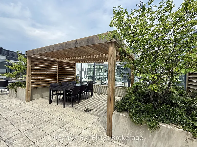 20 Bruyeres Mews #505 — Photo 12