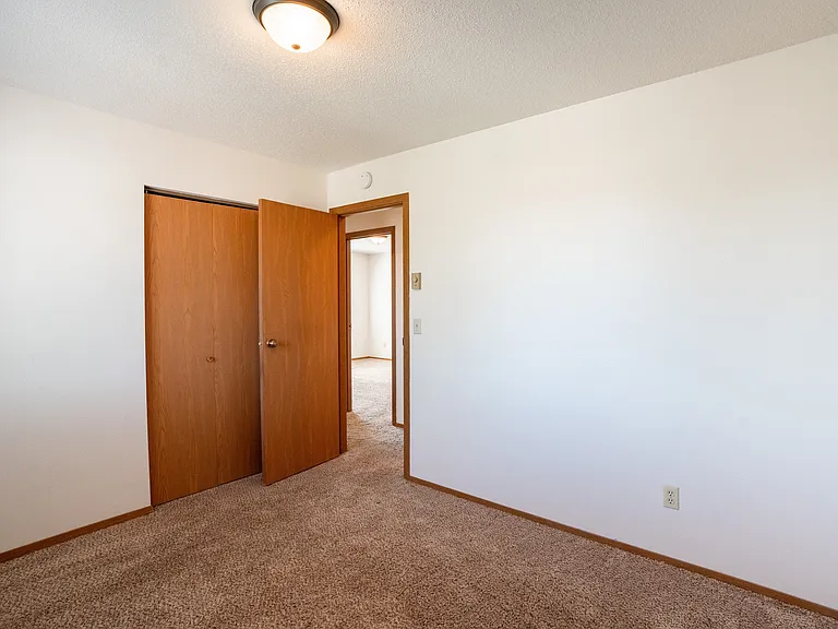 Fargo, ND Westview Towers Apartments | Bedroom