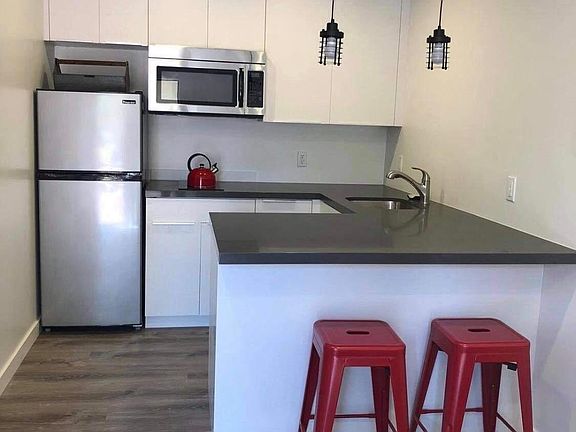 3rd image of 5403 Geyser Ave
